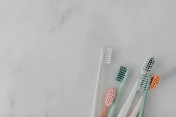 Ața dentară, apa de gură și dușul bucal - Cabinet Stomatologic Timisoara