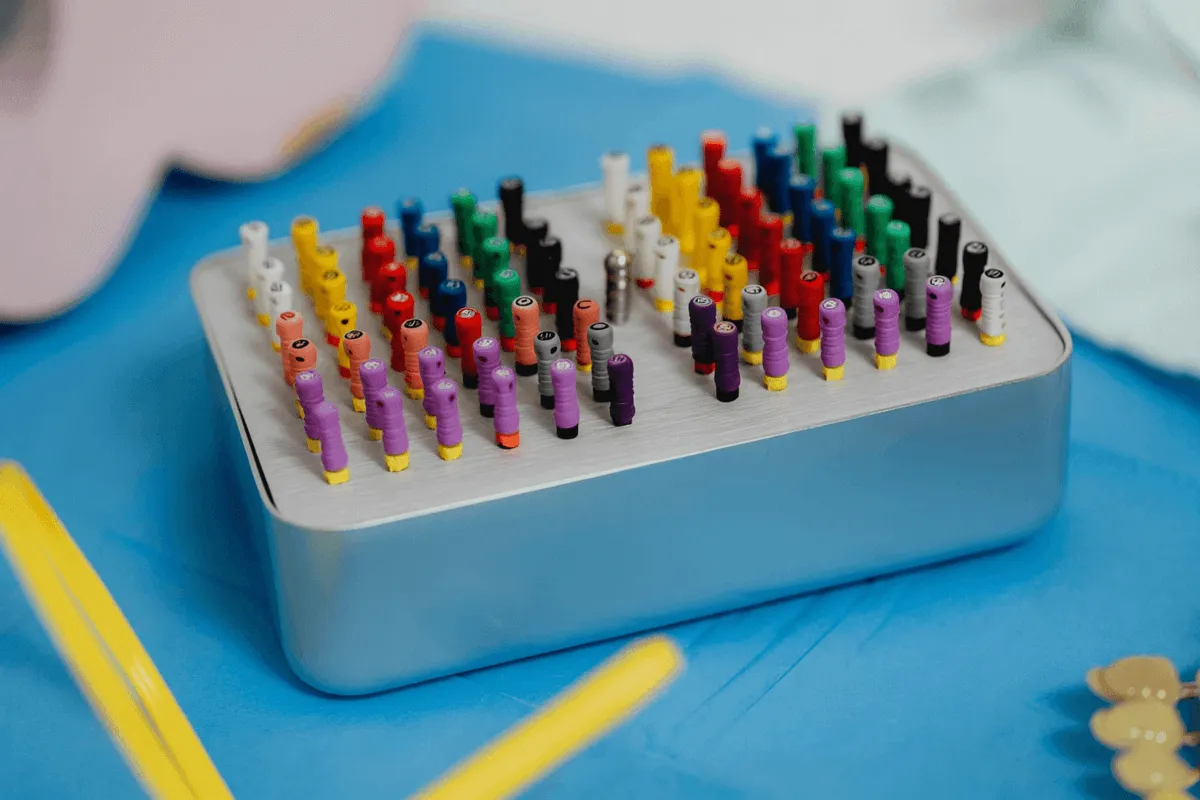 Tratament endodontic Timișoara sub microscop